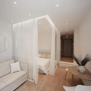 V1, Nilie Hospitality Mgmt Διαμέρισμα