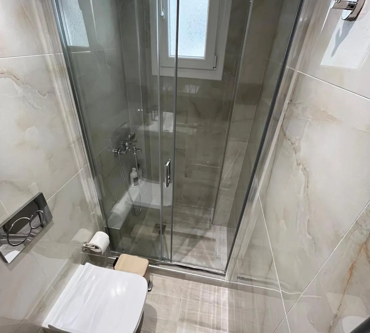 Urban Rotonda Retreat In The City Center! سالونيك شقة